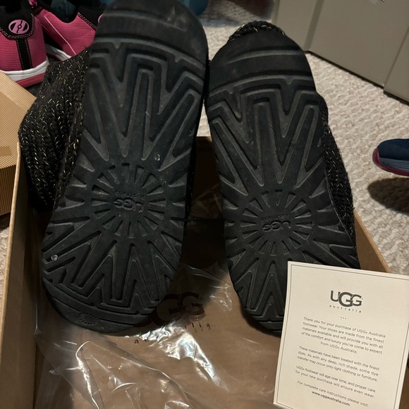 Ugg Classic Cardy Boots - black and gold - Picture 5 of 9